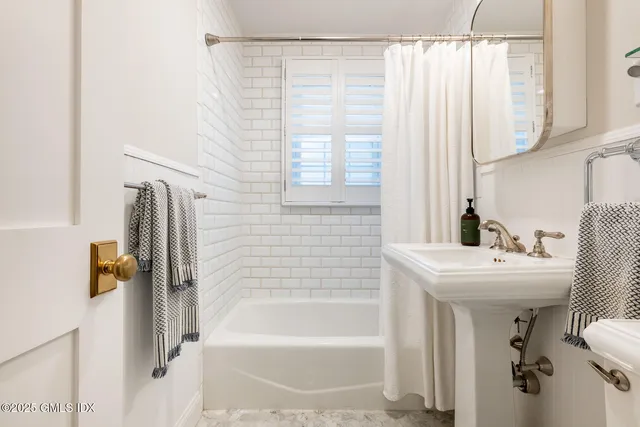 $895,000 | 186 Putnam Park, Unit 186, Greenwich, CT 06830