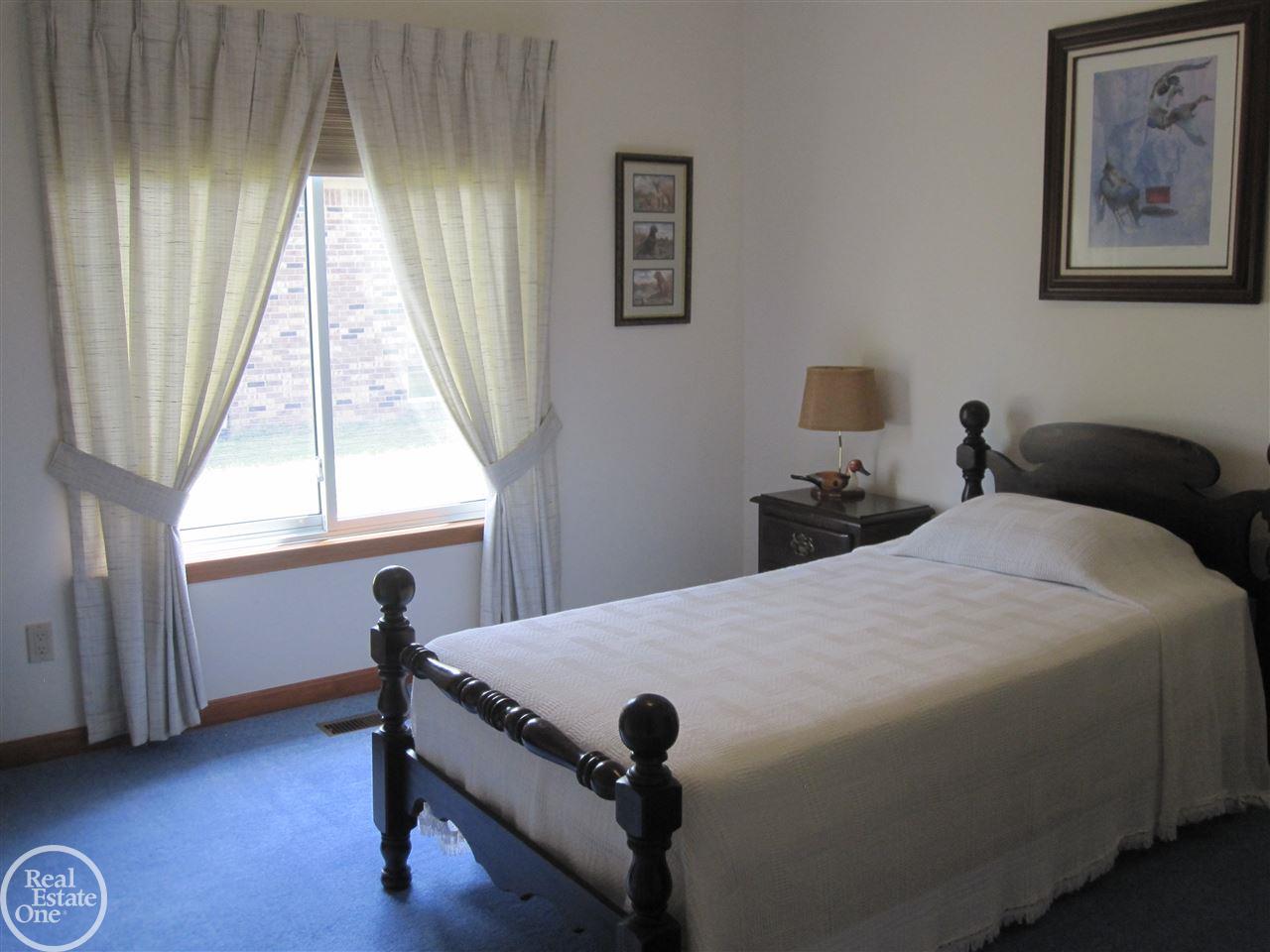 51172 Baker Road New Baltimore, MI 48047 - Photo 31 of 53 50019716-30.JPG