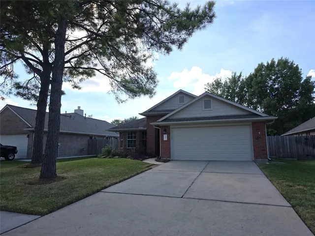front view of house with a yard