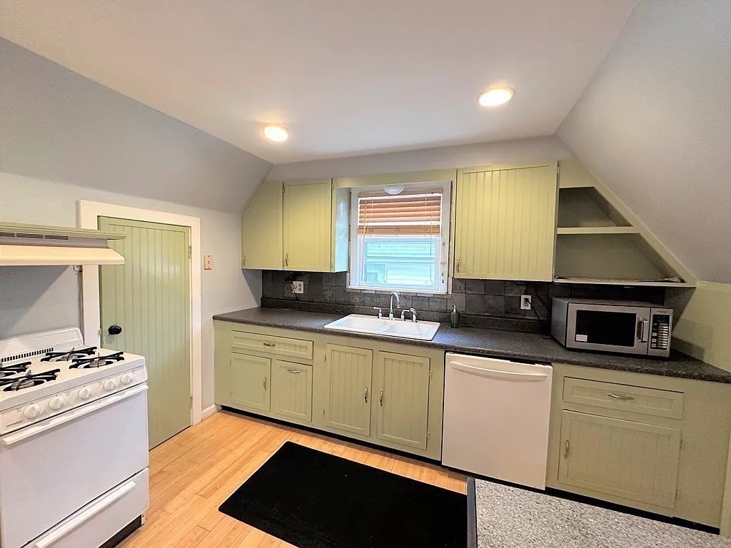 481 Pine Street, Unit 2 Providence, RI 02907 - Photo 7 of 11