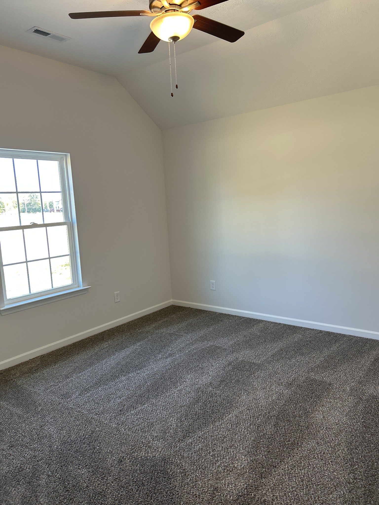 171 Timber Circle Manchester, TN 37355 - Photo 3 of 10 Gallery Image 3