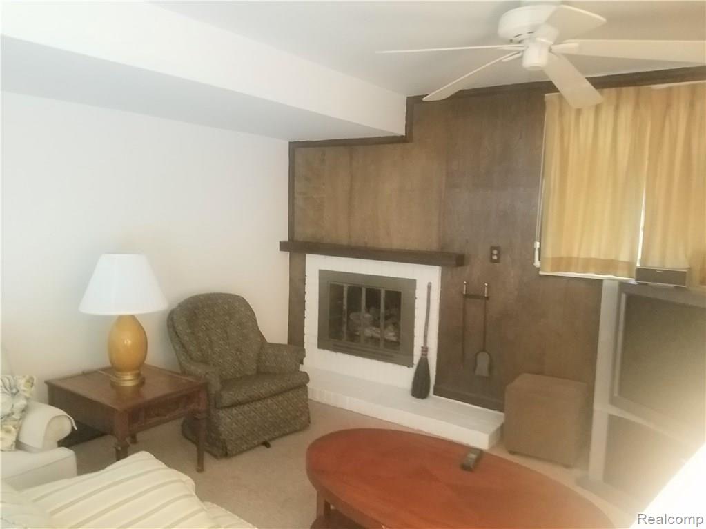 527 Reed Street Northville, MI 48167 - Photo 12 of 19 fam 2.jpg