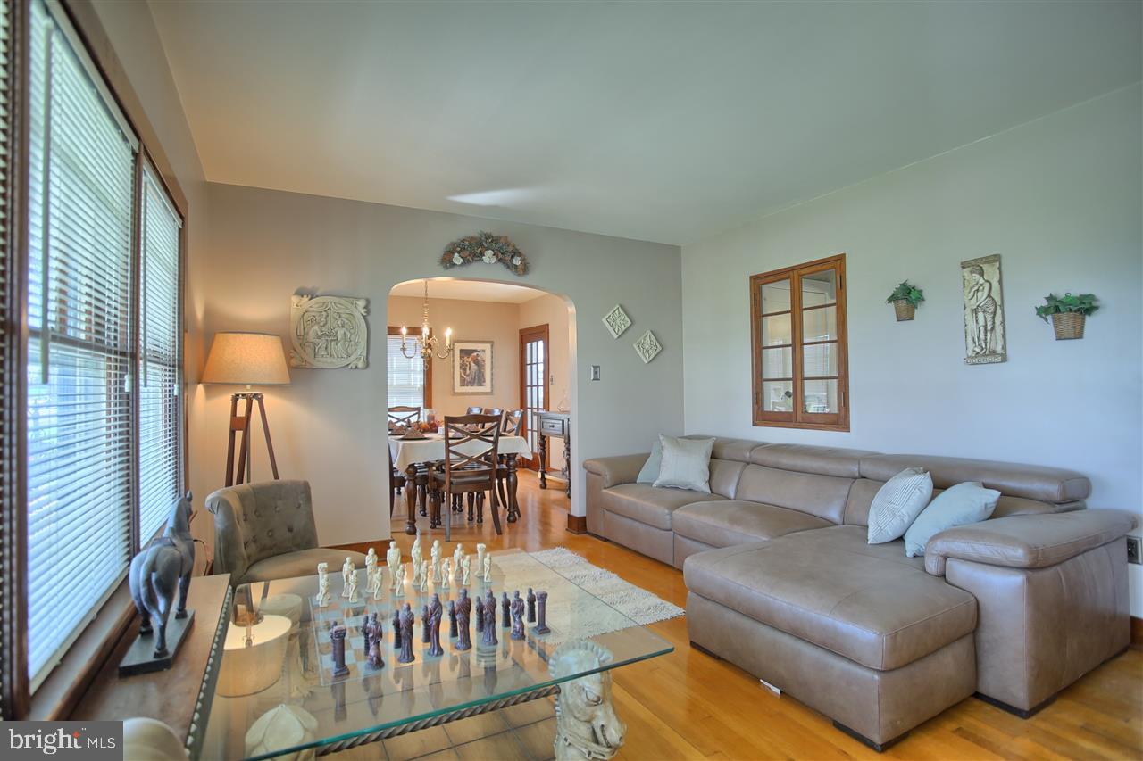 703 Laudermilch Road Hummelstown, PA 17036 - Photo 5 of 25 Gallery Image 5