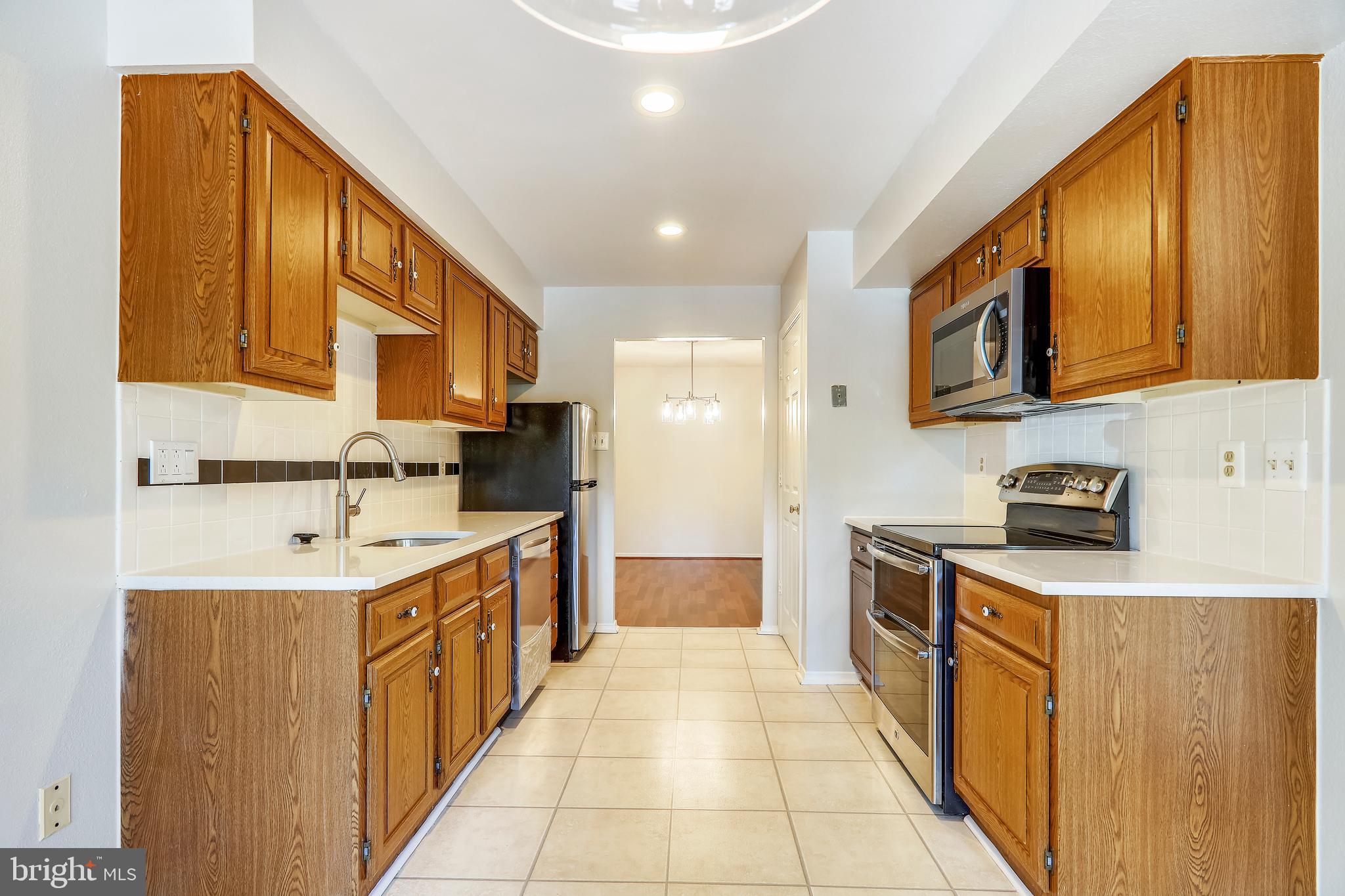 1711 Wilcox Lane Silver Spring, MD 20906 - Photo 3 of 29