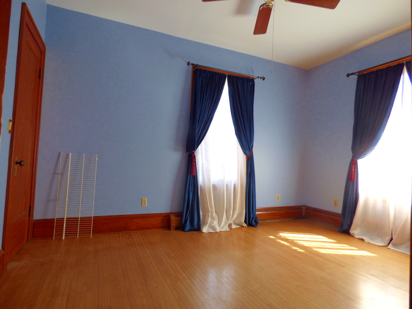 121 Monroe Street Elgin, IL 60123 - Photo 13 of 33