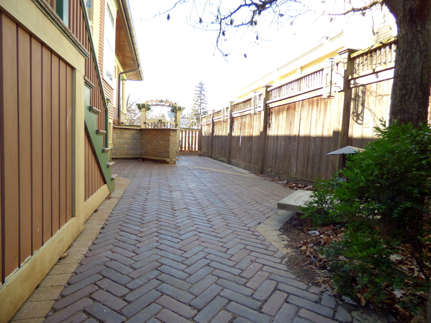 121 Monroe Street Elgin, IL 60123 - Photo 26 of 33