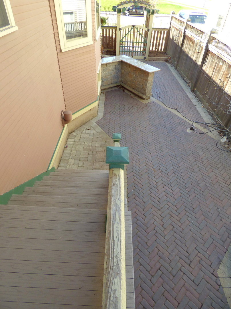 121 Monroe Street Elgin, IL 60123 - Photo 27 of 33