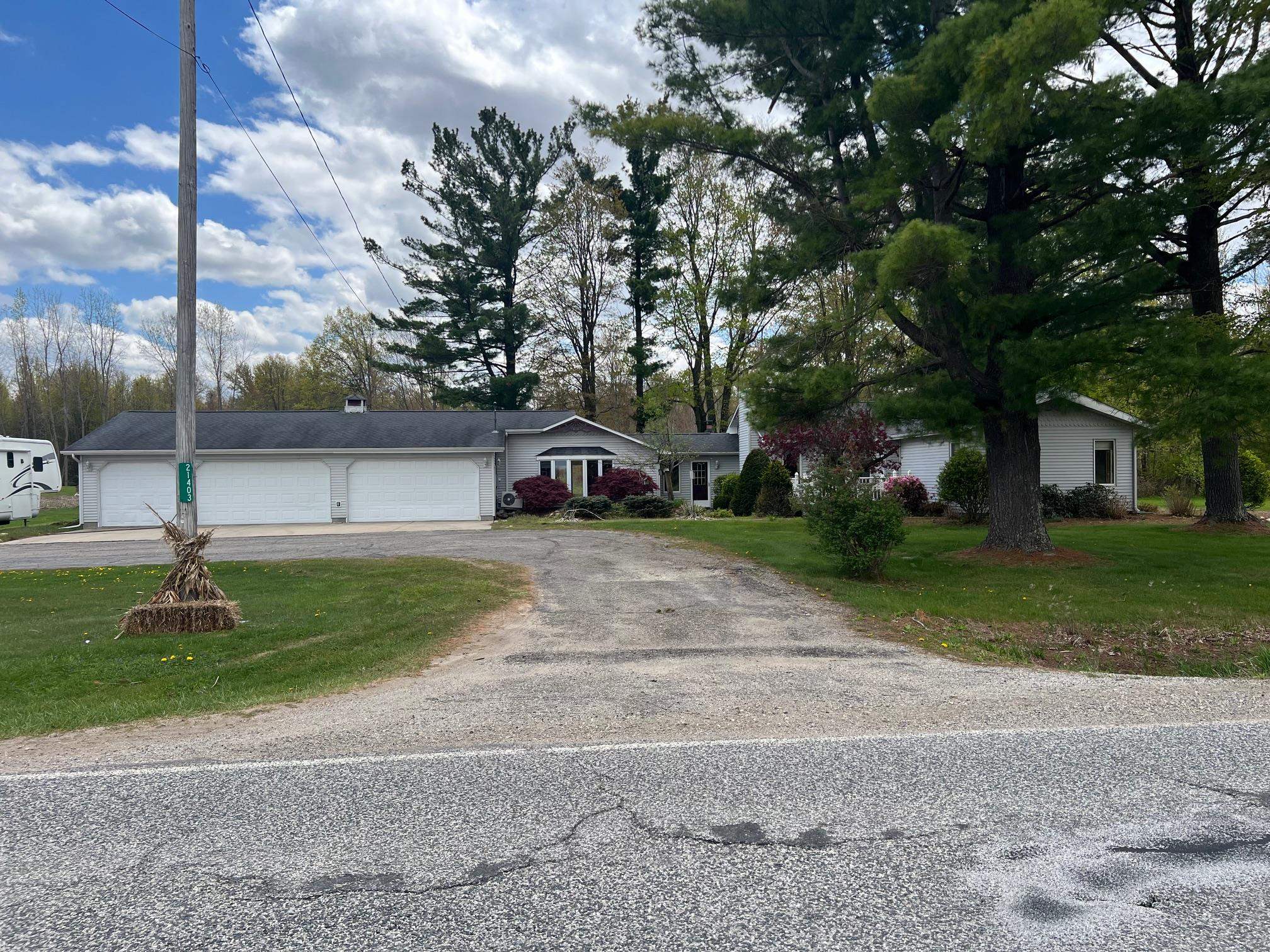 21403 Swan Creek Road Merrill, MI 48637 - Photo 6 of 68