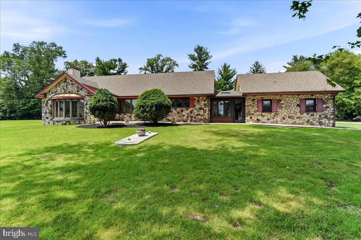 2732 Old Cedar Grove Road Broomall, PA 19008 - Photo 4 of 21