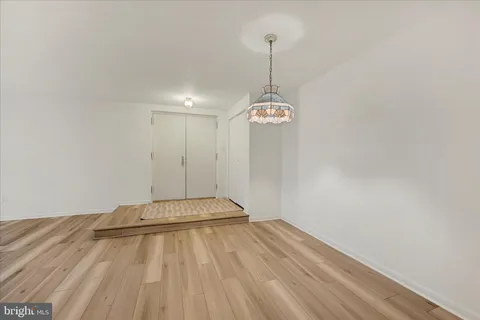 a view of empty room with window