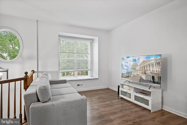 $440,000 | 10524 Falkirk Way, Manassas, VA 20109