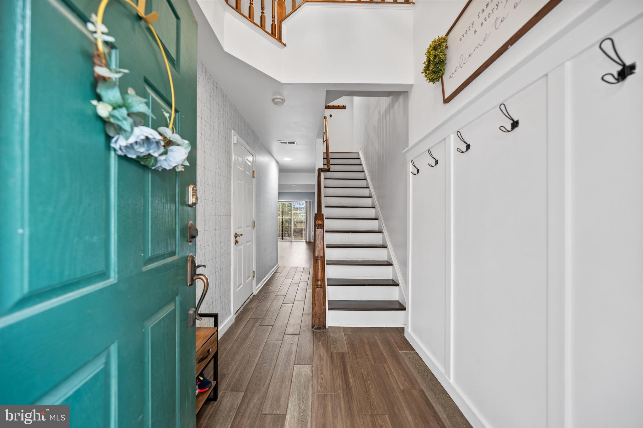 10524 Falkirk Way Manassas, VA 20109 - Photo 2 of 25