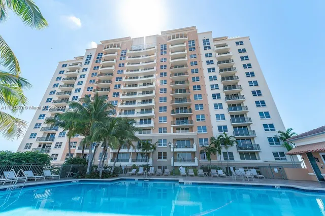 $595,000 | 3232 Southwest 22nd Terrace, Unit 1910, Miami, FL 33145