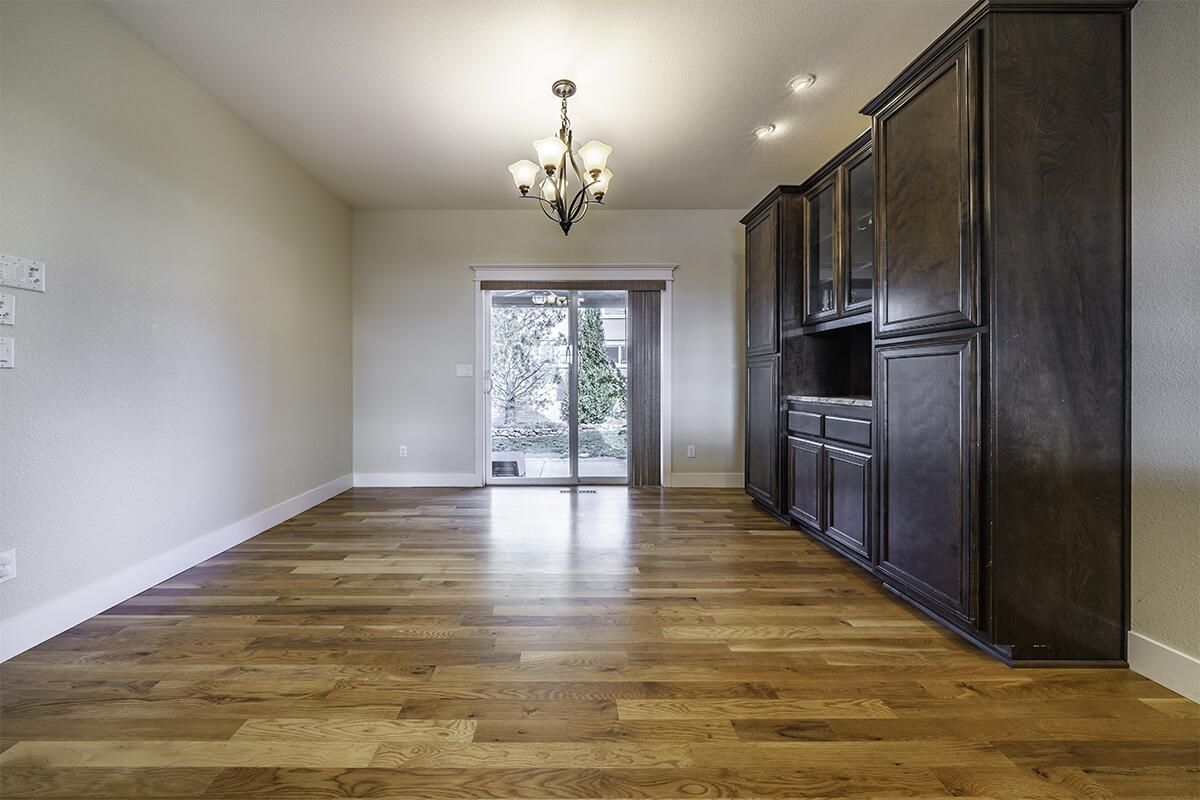 4201 Falcon Ridge Terrace Medford, OR 97504 - Photo 20 of 44 Dining Room