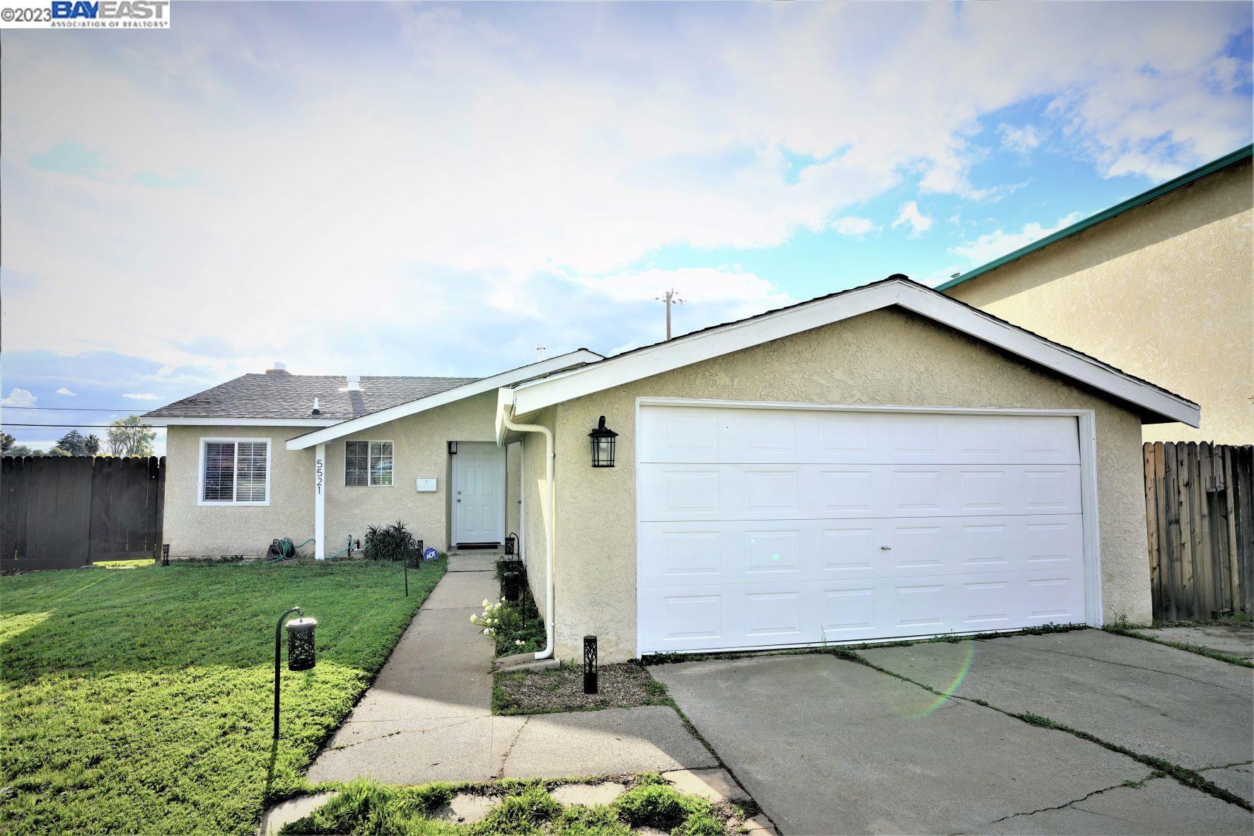 5521 Sapunor Way Carmichael, CA 95608 - Photo 1 of 1 a view of house with garden