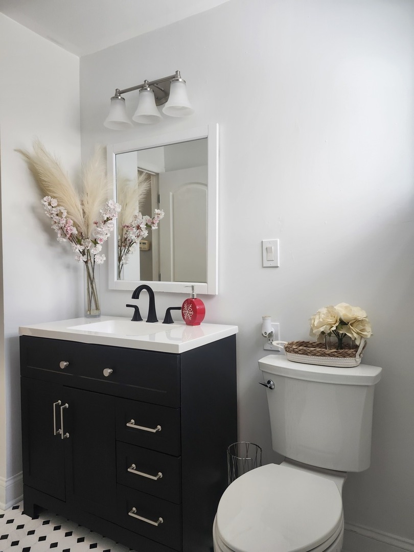 6455 West 64th Street Chicago, IL 60638 - Photo 8 of 22