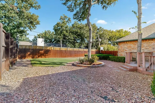 $585,000 | 2115 Royal Dominion Court, Arlington, TX 76006