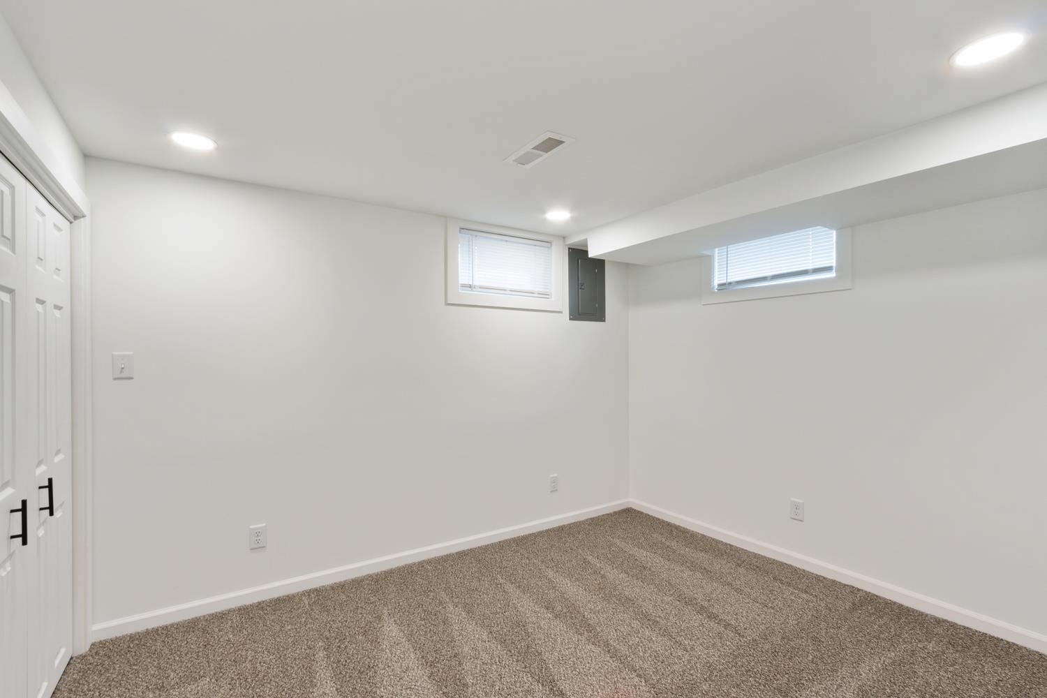 2072 Highway 26 Dixon, IL 61021 - Photo 27 of 30 a view of an empty room