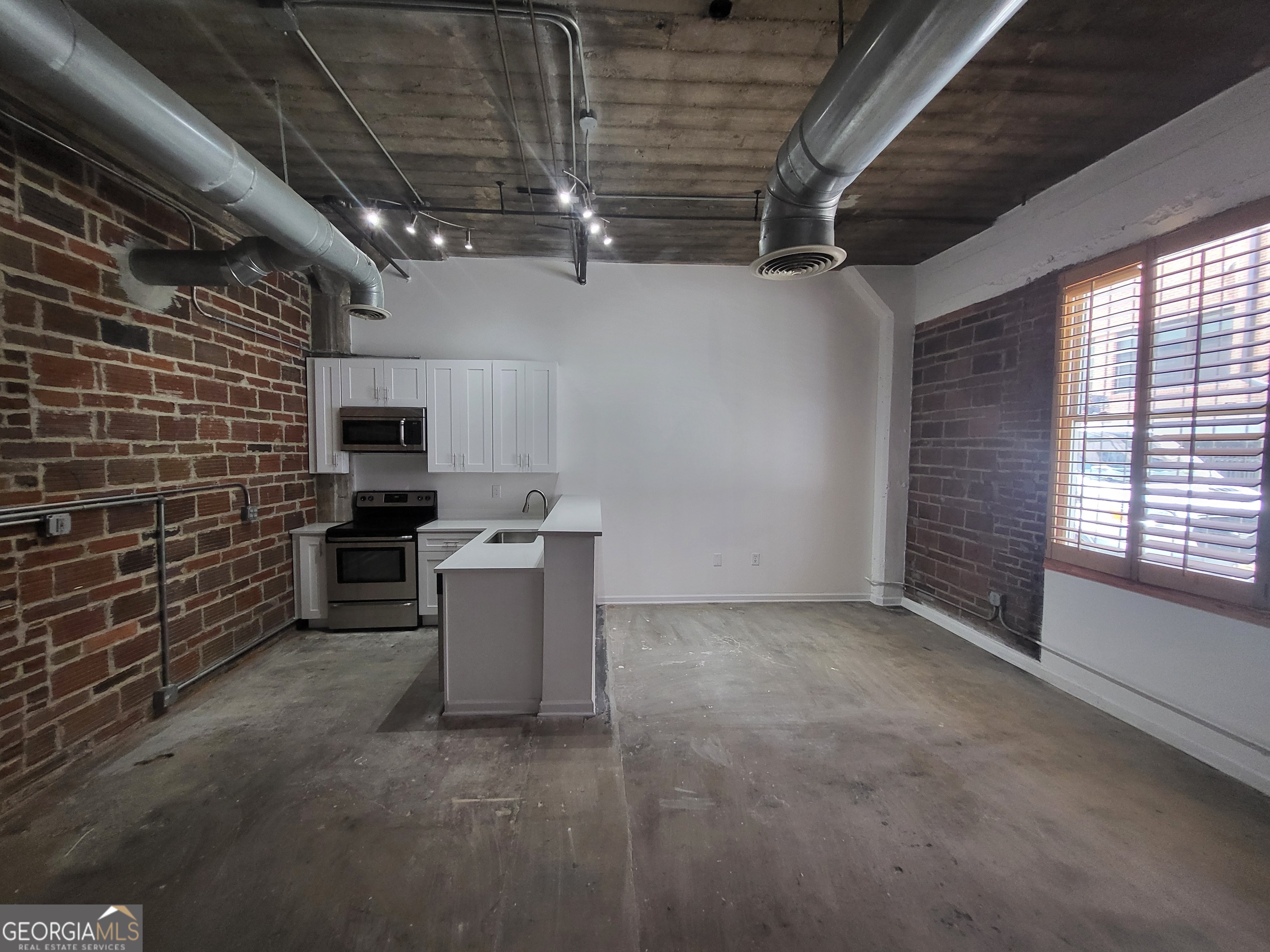 172 Haynes Street Southwest, Unit 105 Atlanta, GA 30313 - Photo 2 of 11