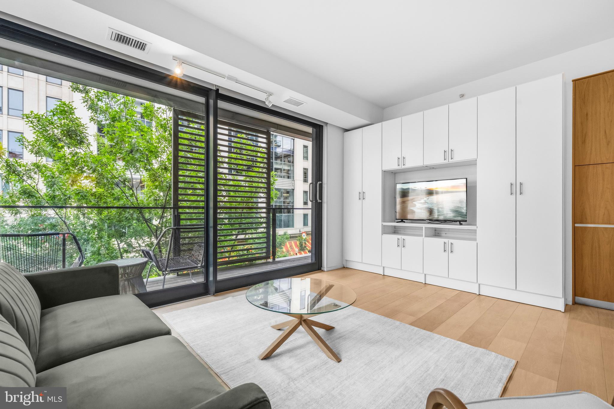 925 H Street Northwest, Unit 315 Washington, DC 20001 - Photo 12 of 46