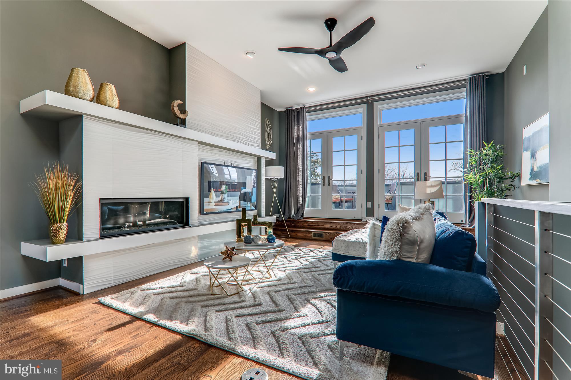 1402 E Street Southeast Washington, DC 20003 - Photo 21 of 40 3rd Floor Entertaining Room/or Master Bedroom
