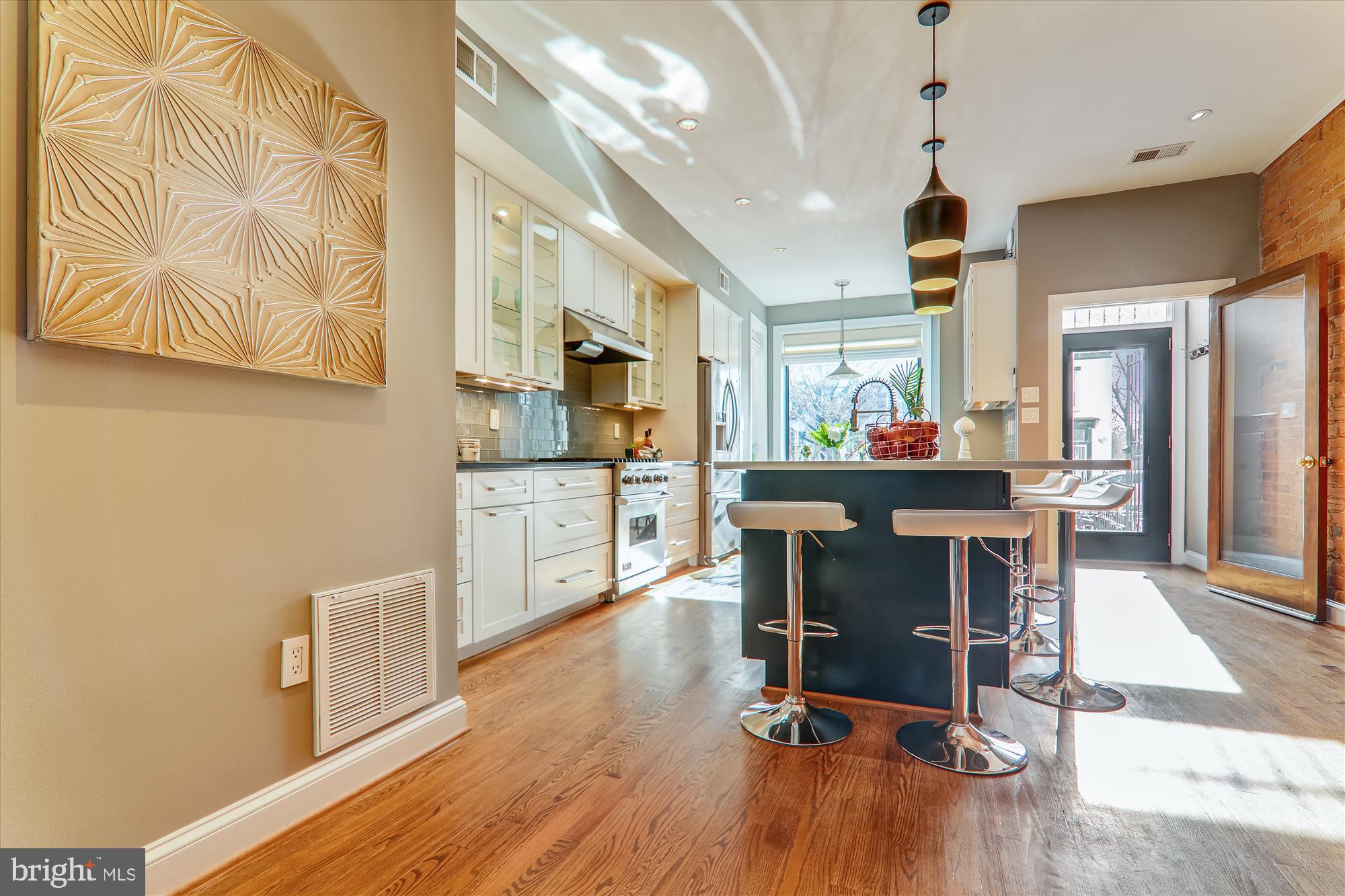 1402 E Street Southeast Washington, DC 20003 - Photo 5 of 40 Modern Kitchen