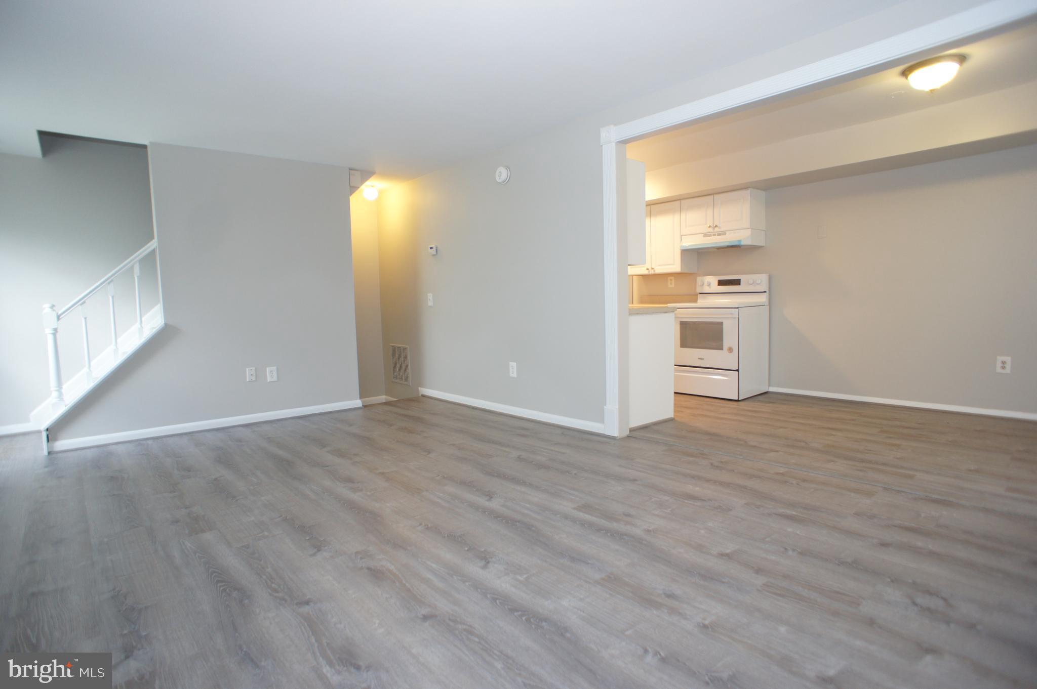 6 Coliston Road, Unit C Reisterstown, MD 21136 - Photo 7 of 18 Nice Size Living Room