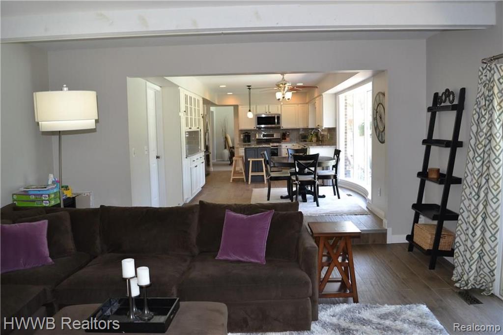 1950 Kilburn Road West Rochester Hills, MI 48306 - Photo 23 of 45