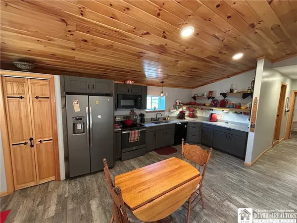 $429,900 | 8190 Route 60 Pomfret Ny 14718, Cassadaga, NY 14718
