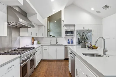 $1,699,000 | 718 Bermuda Street, Lakeway, TX 78734