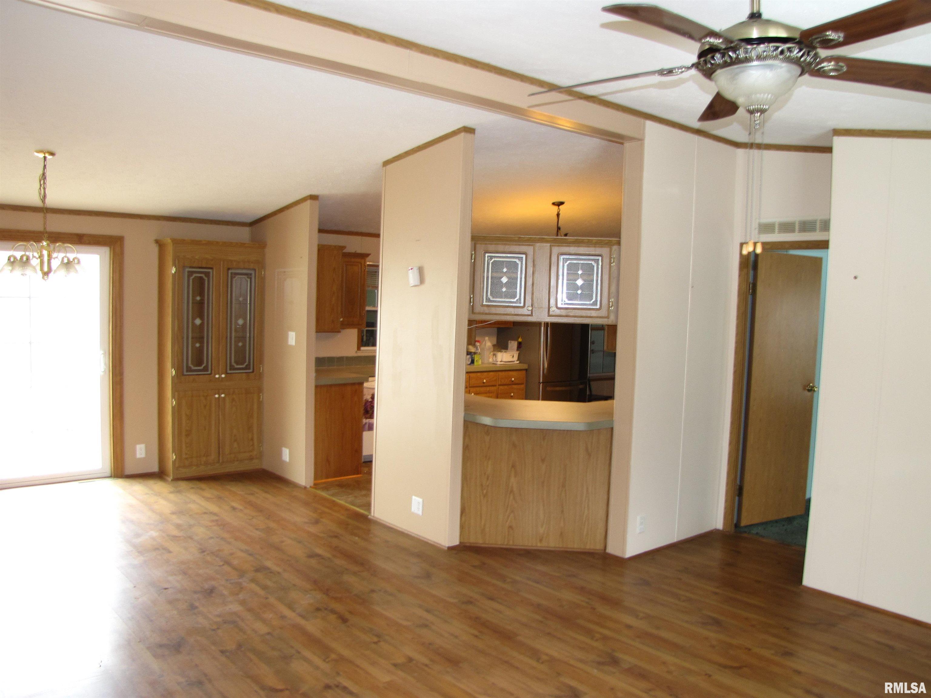 572 Gerrish Road Patoka, IL 62875 - Photo 3 of 30