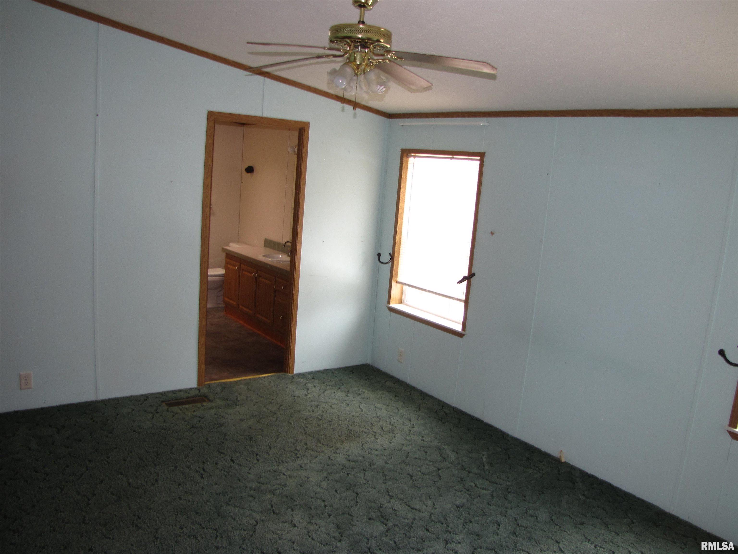 572 Gerrish Road Patoka, IL 62875 - Photo 4 of 30
