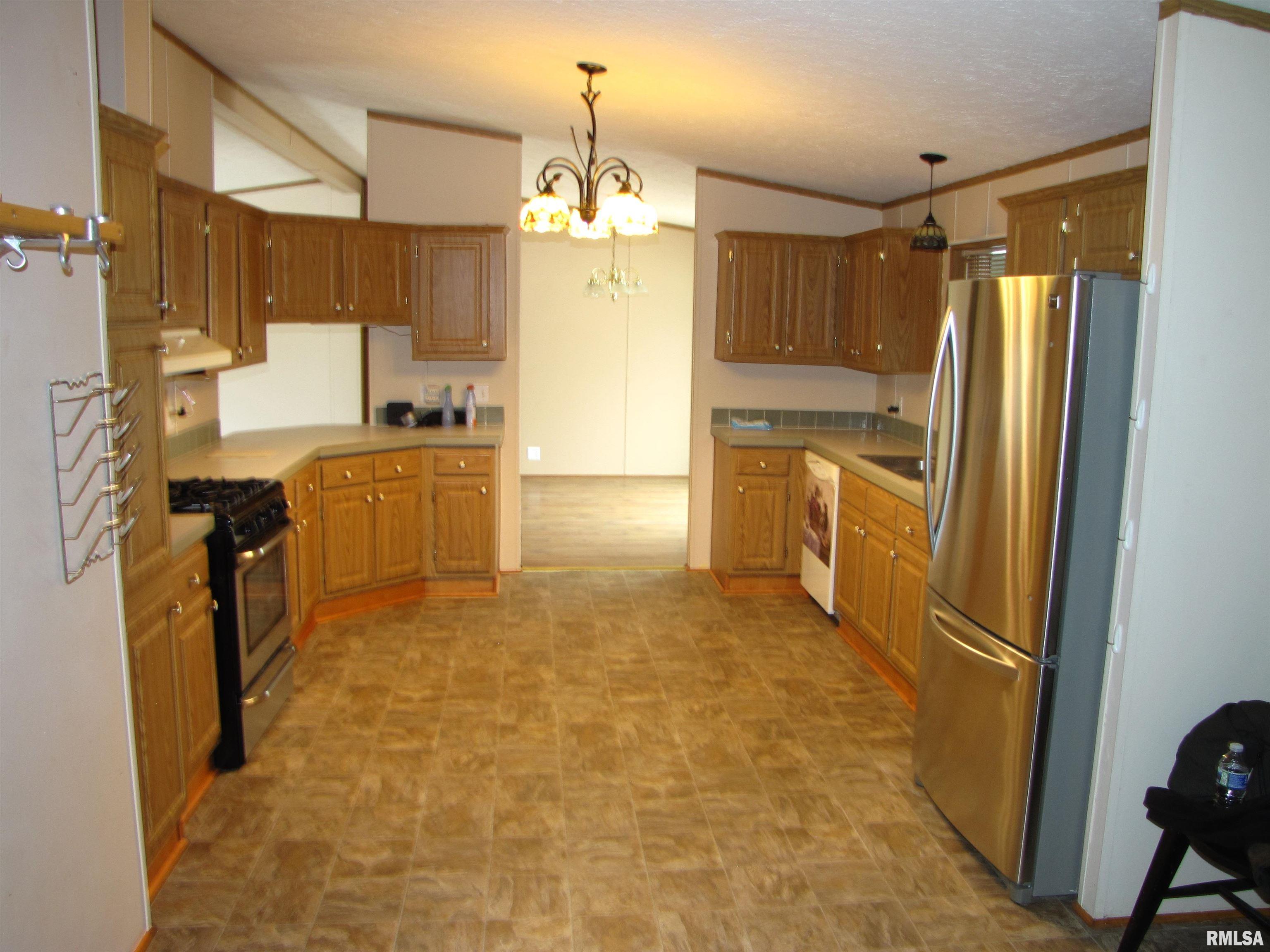 572 Gerrish Road Patoka, IL 62875 - Photo 10 of 30