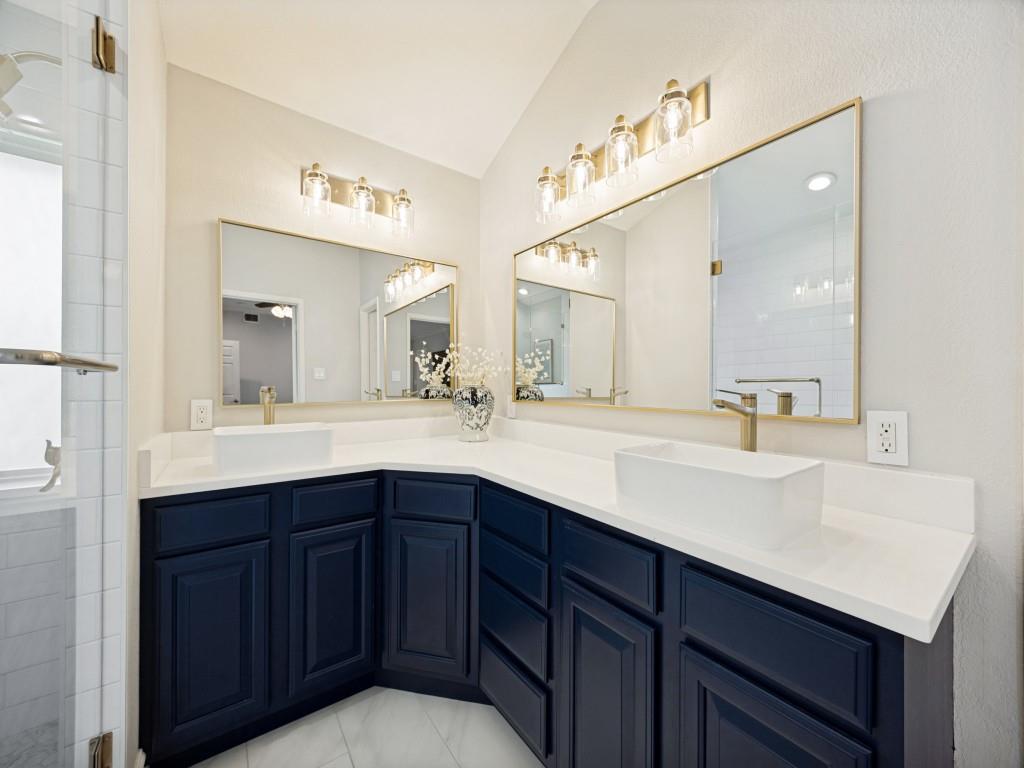 6127 Ravendale Lane Dallas, TX 75214 - Photo 14 of 26