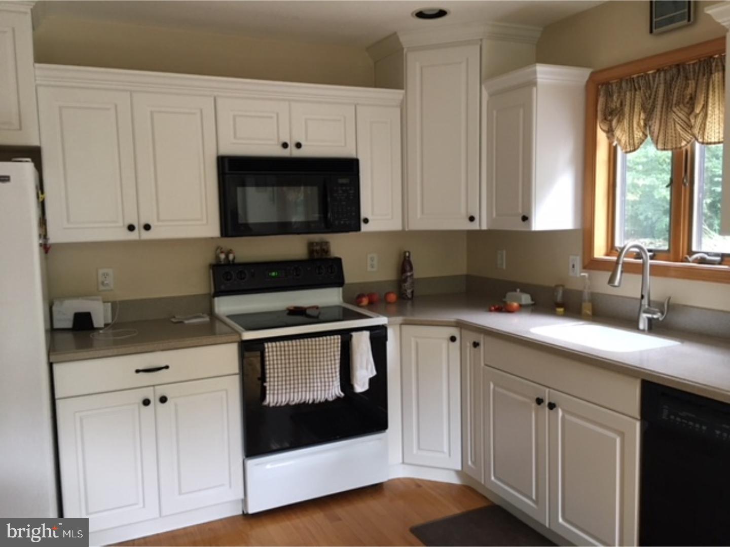 3275 Mountain Road Slatington, PA 18080 - Photo 4 of 11 Kitchen