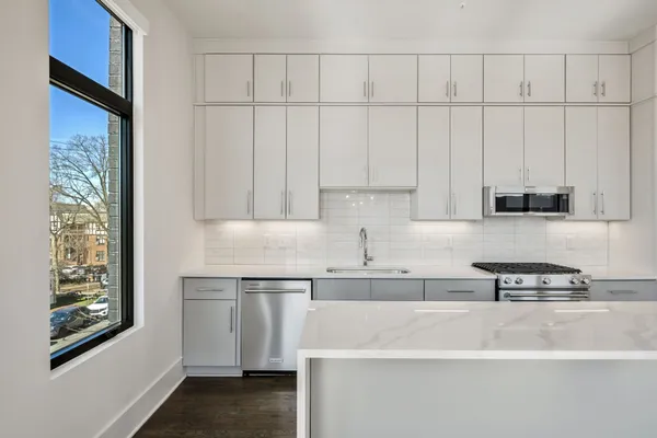 $1,000,000 | 1648 19th Avenue South, Nashville, TN 37212