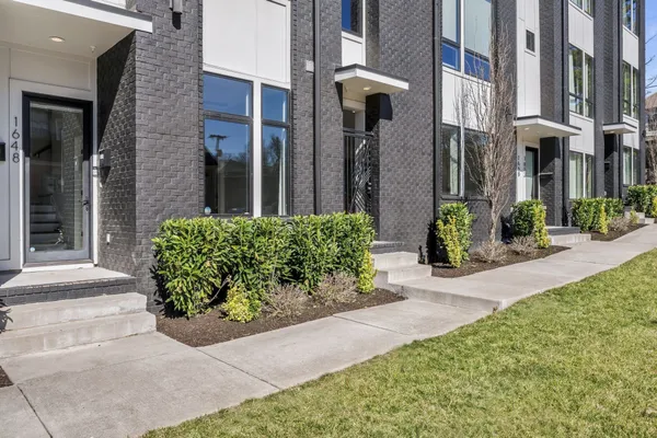 $1,000,000 | 1648 19th Avenue South, Nashville, TN 37212
