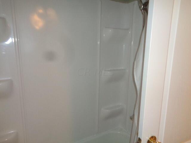 976 North Nelson Road Columbus, OH 43219 - Photo 37 of 62 bath