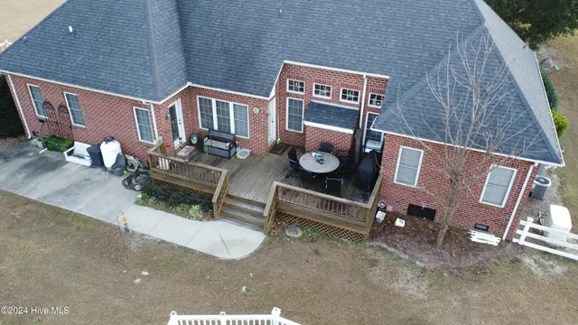 $435,000 | 203 Pointe Drive, La Grange, NC 28551