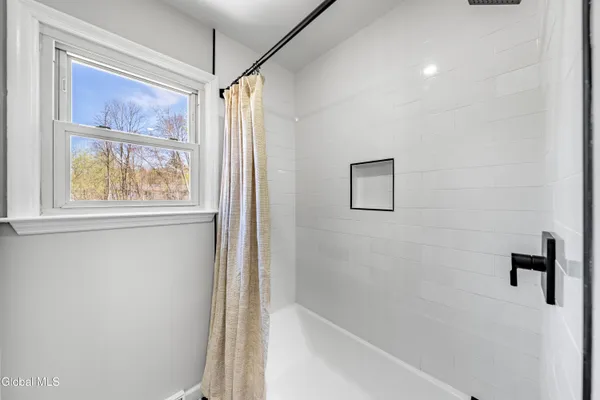 $419,900 | 50 Fairlawn Drive, Bethlehem, NY 12158