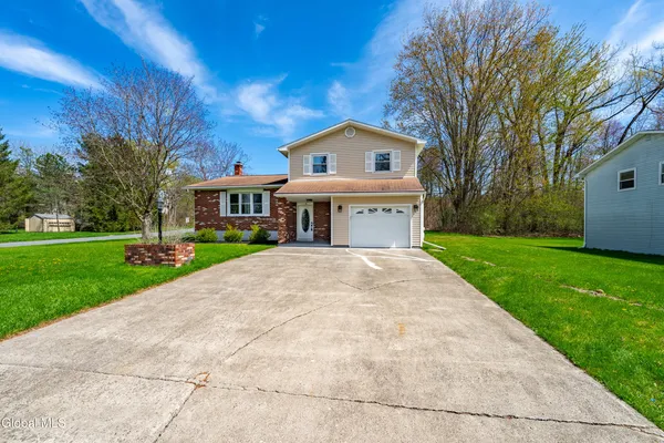 $419,900 | 50 Fairlawn Drive, Bethlehem, NY 12158