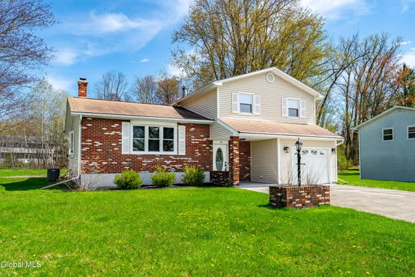 $419,900 | 50 Fairlawn Drive, Bethlehem, NY 12158