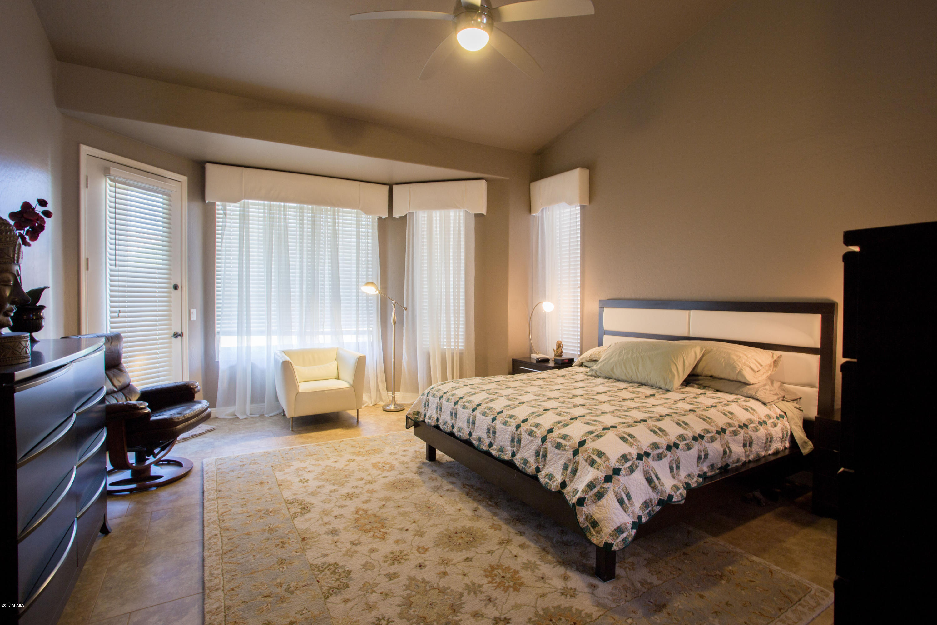 4332 East Swilling Road Phoenix, AZ 85050 - Photo 11 of 22 4332 E Swilling 15