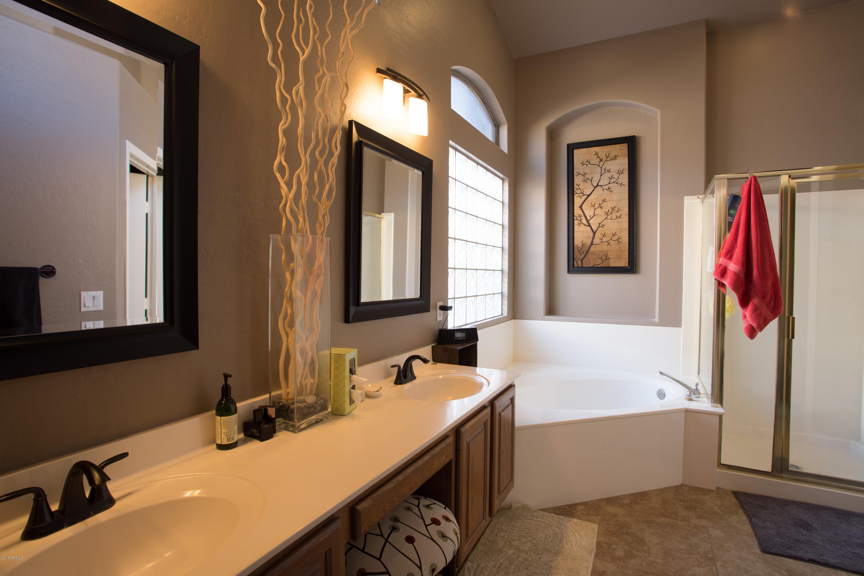 4332 East Swilling Road Phoenix, AZ 85050 - Photo 12 of 22 4332 E Swilling 14