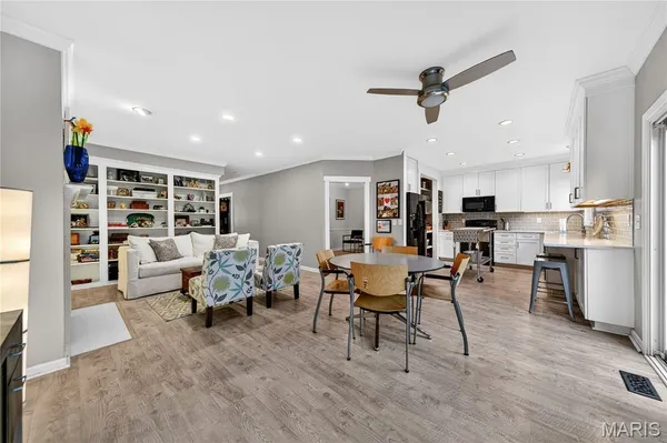 $525,000 | 1187 Hawken Place, Webster Groves, MO 63119