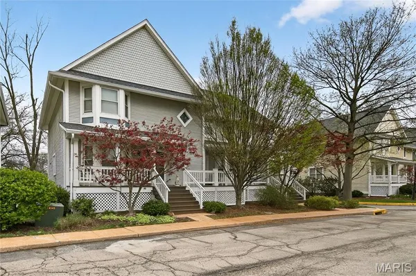 $525,000 | 1187 Hawken Place, Webster Groves, MO 63119