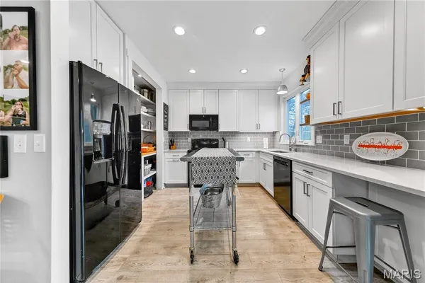 $525,000 | 1187 Hawken Place, Webster Groves, MO 63119