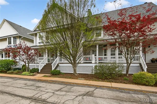 $525,000 | 1187 Hawken Place, Webster Groves, MO 63119