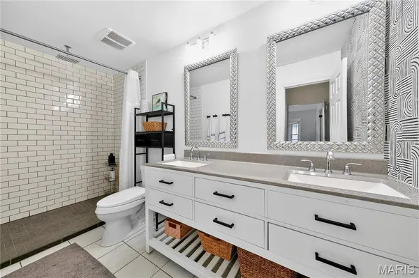 $525,000 | 1187 Hawken Place, Webster Groves, MO 63119