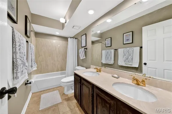 $525,000 | 1187 Hawken Place, Webster Groves, MO 63119